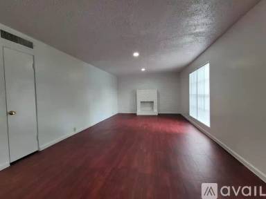 Main picture of 9005 Long Point Rd