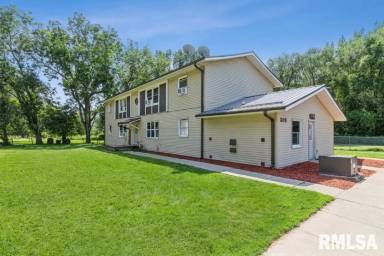 Main picture of 303 Larson Ct
