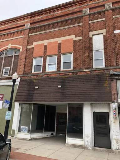 Main picture of 109 1/2 E Perry St