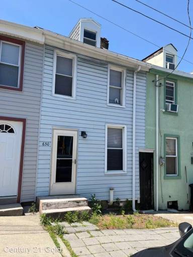 Main picture of 630 S 10th St
