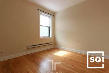 Main picture of 3720 1/2 N Pine Grove Ave