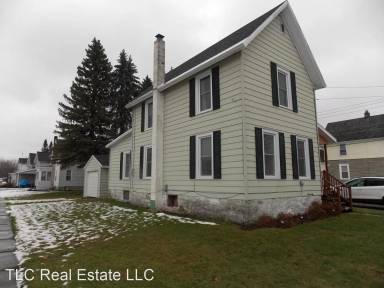 Main picture of 15 Parker Ave