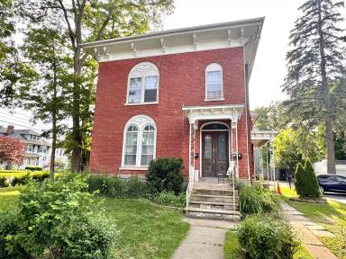 Main picture of 210 Locust St