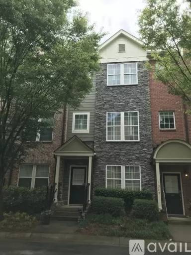 Main picture of 1227 Ashford Creek Park NE