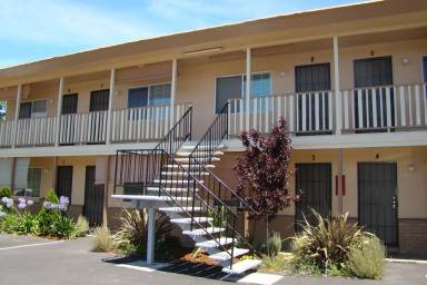 Main picture of 440 N Fair Oaks Ave