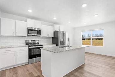 Main picture of 805 Lambert Cir