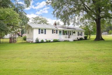 Main picture of 16100 Gary Ave