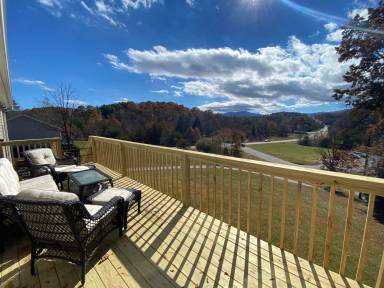 Main picture of 220 T F Kirkpatrick Way