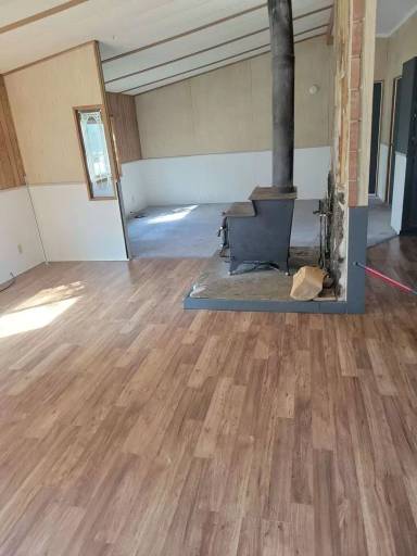 Main picture of 890 N 2nd St