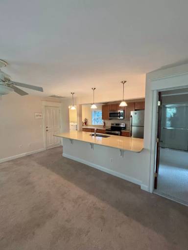 Main picture of 200 S Maple Ave