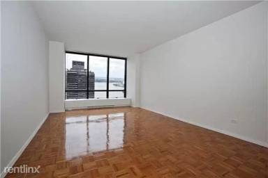 Main picture of One East River Place