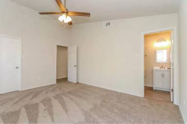 Main picture of 415 Revolution Ln