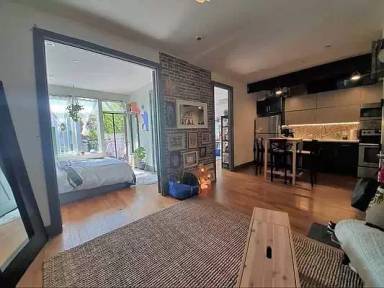 Main picture of 27 Woodbine St