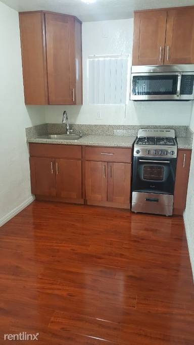 Main picture of 2702 Washington Ave