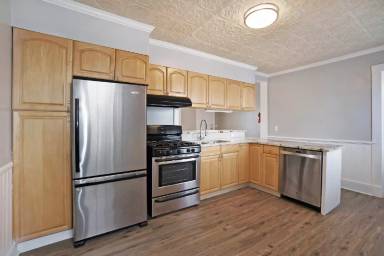 Main picture of 709 W Lovell St