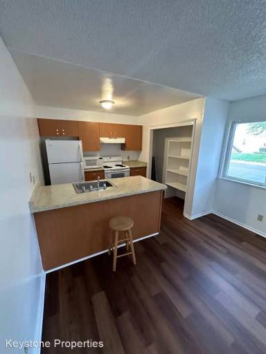 Main picture of 2408 Yorkton Ave