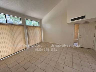 Main picture of 3120 E Corte de la Raqueta