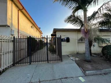 Main picture of 1136 W 120th St