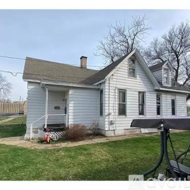 Main picture of 716 S Sumner Ave