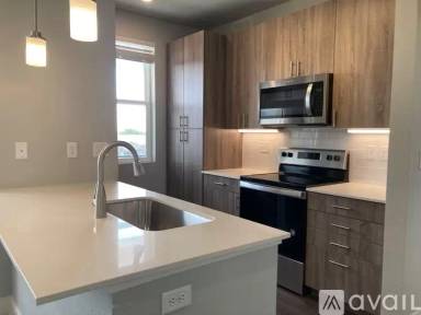 Main picture of 2407 3rd Ave