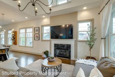 Main picture of 902 Spain Ave