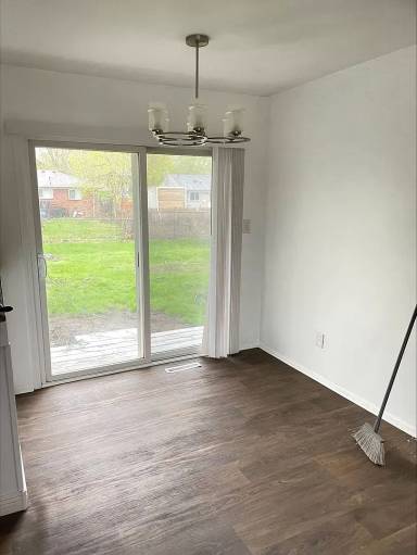 Main picture of 633 Onandaga Ave
