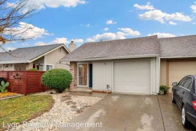 Main picture of 38 Quasar Cir