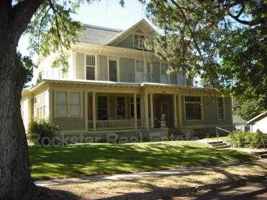 Main picture of 924 S Maple St
