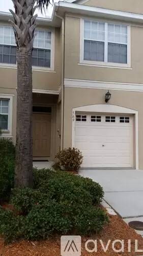 Main picture of 569 Vallance Way NE