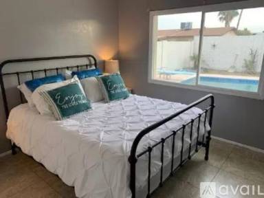 Main picture of 4851 W Desert Cove Ave