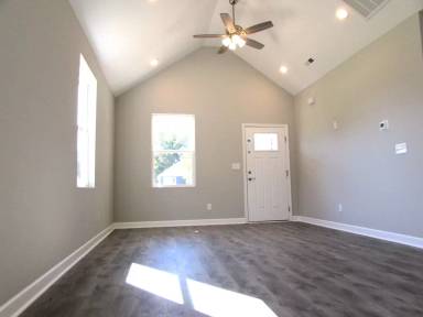 Main picture of 612 Anderson St