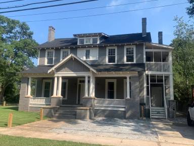 Main picture of 631 W Poplar St