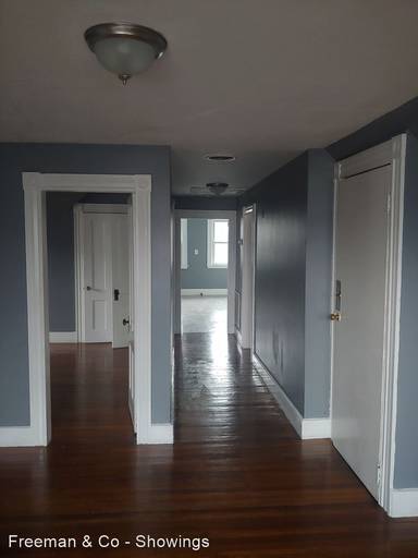 Main picture of 870 Elm St