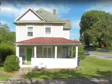 Main picture of 720 18th St NW