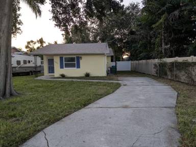 Main picture of 3451 Pine St