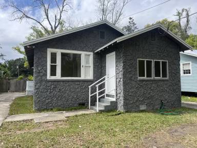 Main picture of 756 Saranac St