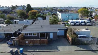 Main picture of 1814 B St