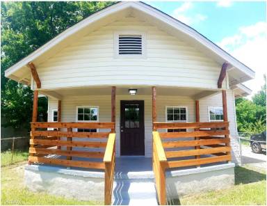 Main picture of 415 1/2 E Oklahoma St