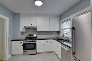 Main picture of 263 Beach St