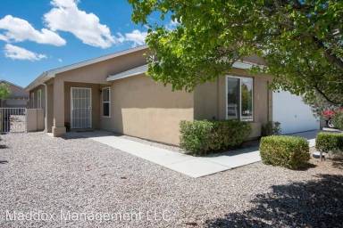 Main picture of 11016 Deer Lodge Pl SE