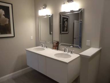 Main picture of 2 Inwood Dr