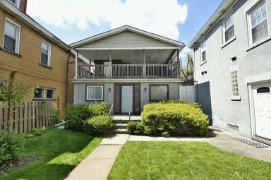 Main picture of 2102 West St