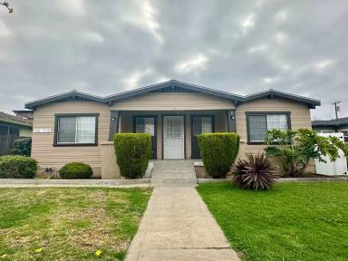 Main picture of 7918 Bright Ave