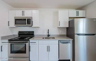 Main picture of 1040 N 7th Ave