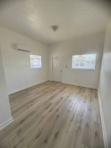 Main picture of 836 NW 10th St