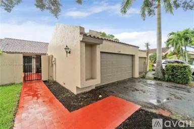 Main picture of 607 Village Lake Dr