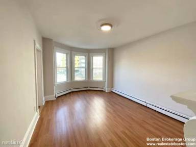 Main picture of 1574 Tremont St