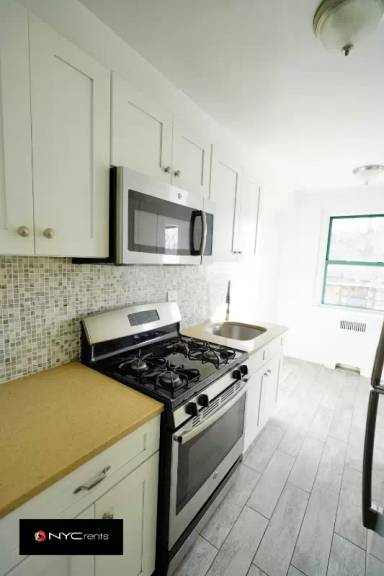 Main picture of 111 Ravine Ave