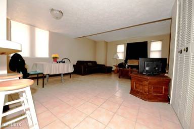 Main picture of 3270 Niagara Sq