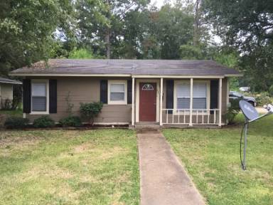 Main picture of 600 Eason Pl